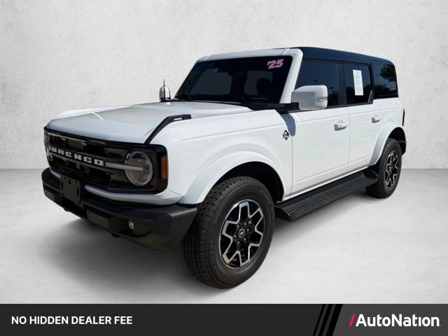 Used 2025 Ford Bronco Outer Banks AWD/4WD image 1