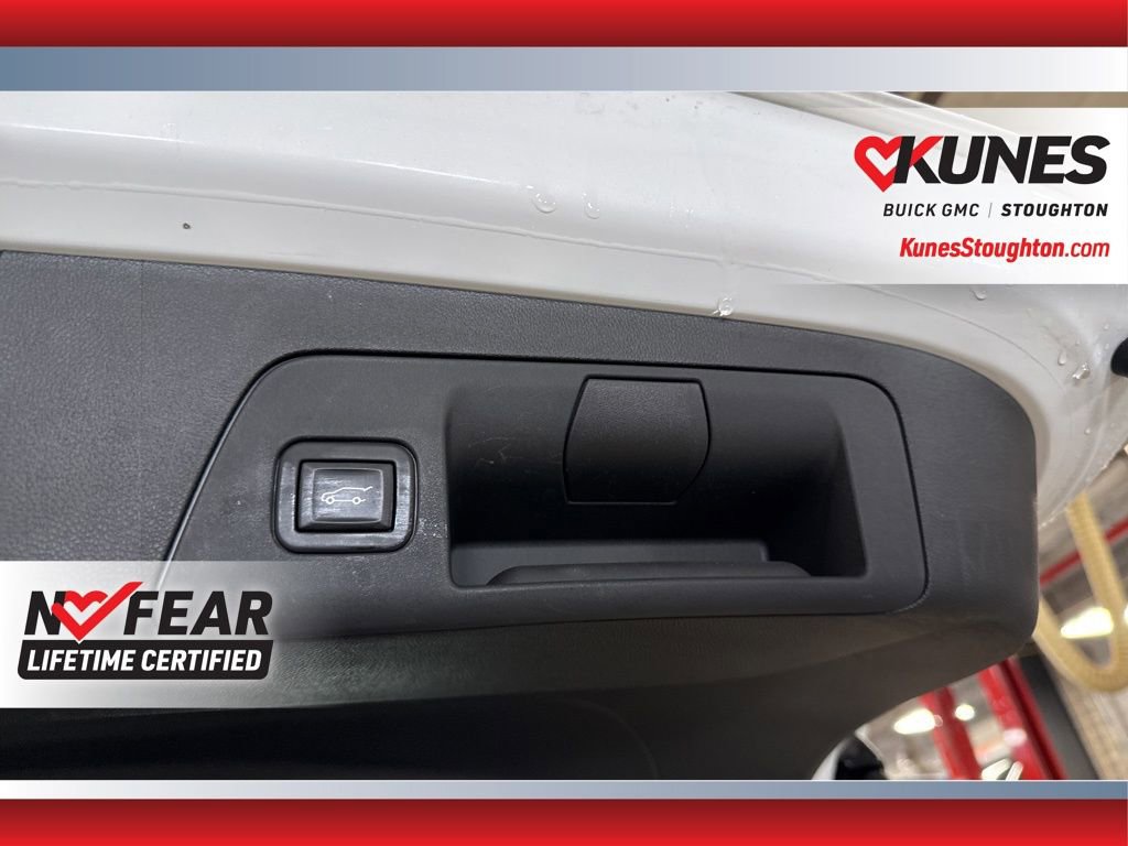 Used 2023 Buick Envision Essence image 45