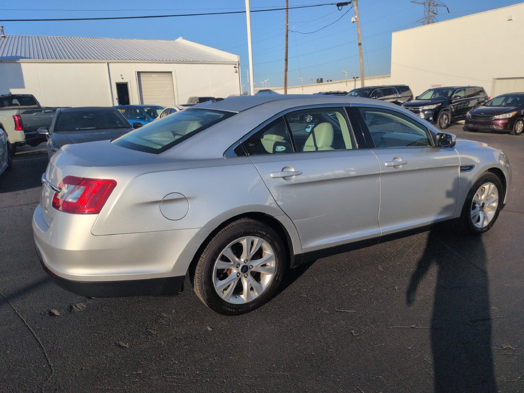 Used 2012 Ford Taurus SEL FWD image 5