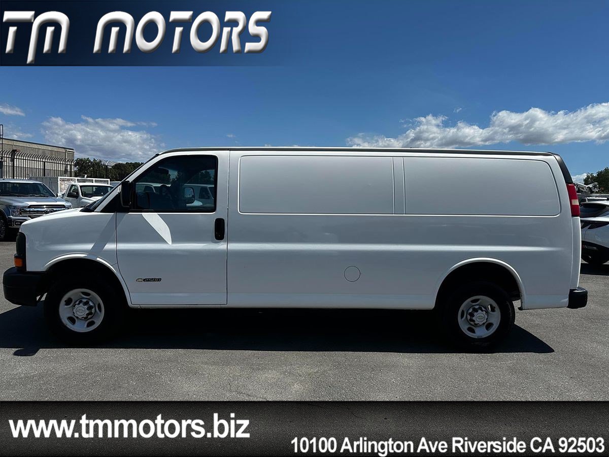 Used 2006 Chevrolet Express 2500 Extended w/ Power and Light Package RWD image 3