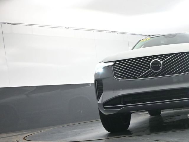 Used 2025 Volvo XC90 B6 Core w/ Protection Package image 34