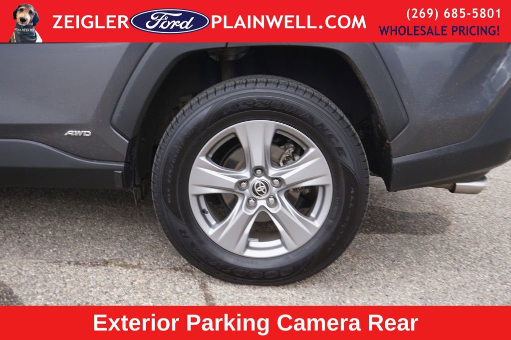 Used 2022 Toyota RAV4 XLE w/ Convenience Package image 9
