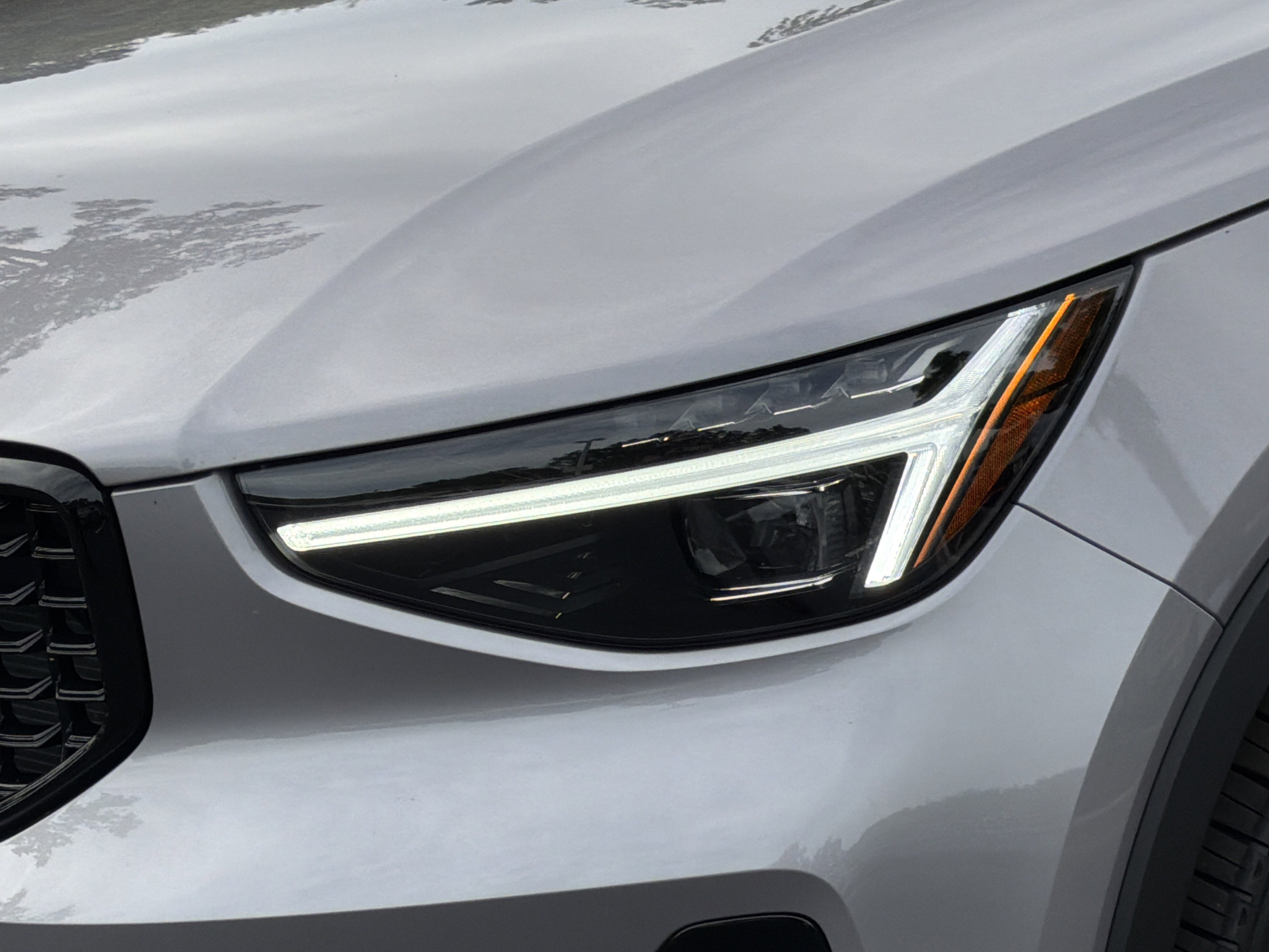 Used 2026 Volvo XC40 B5 Plus w/ Protection Package Premier image 6