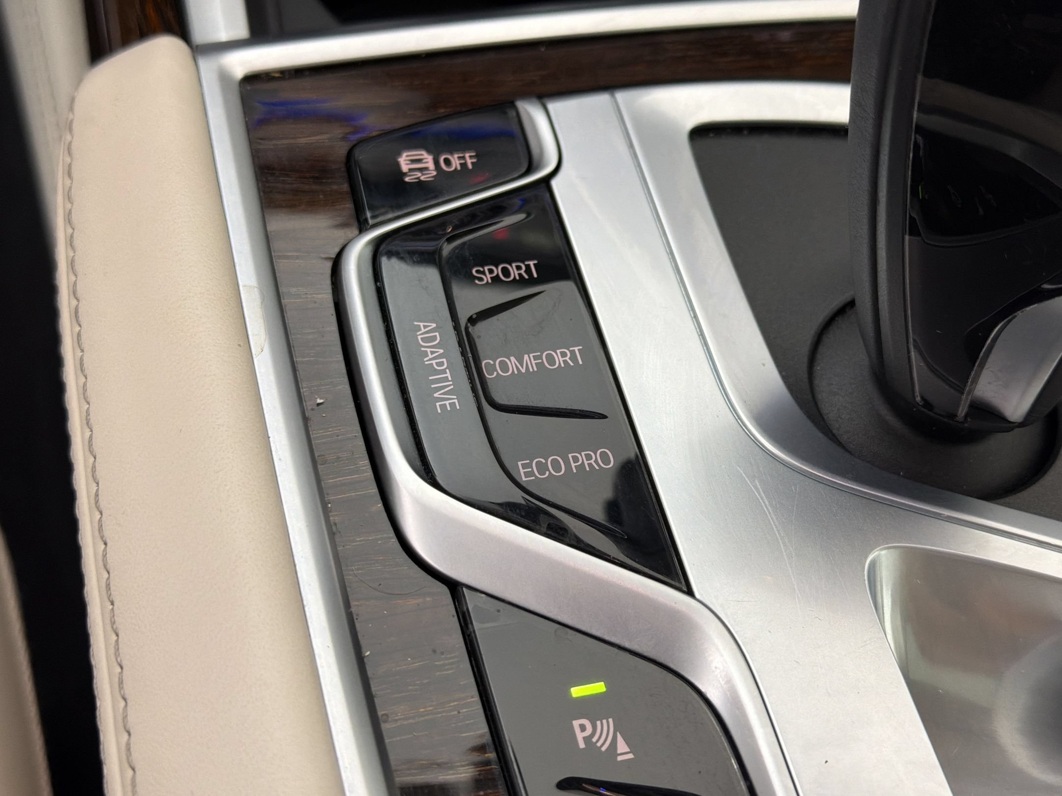 Used 2020 BMW 740i RWD image 22