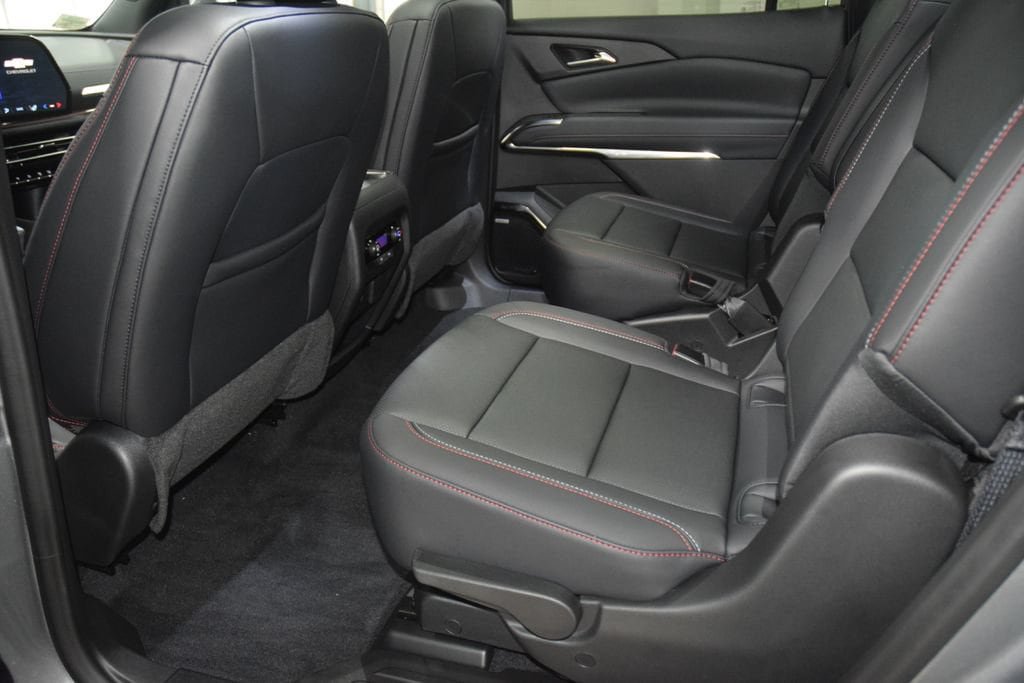 New 2026 Chevrolet Traverse Z71 w/ Enhanced Driving Package AWD/4WD image 41