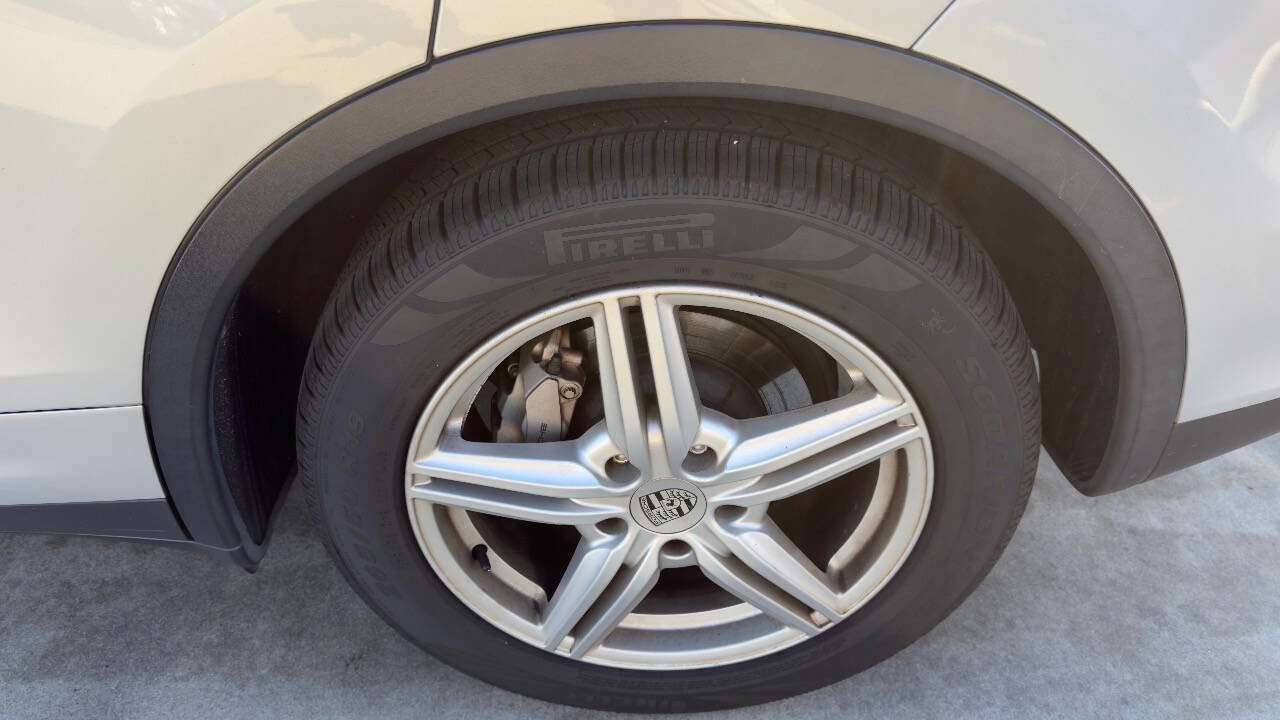 Used 2011 Porsche Cayenne S image 21