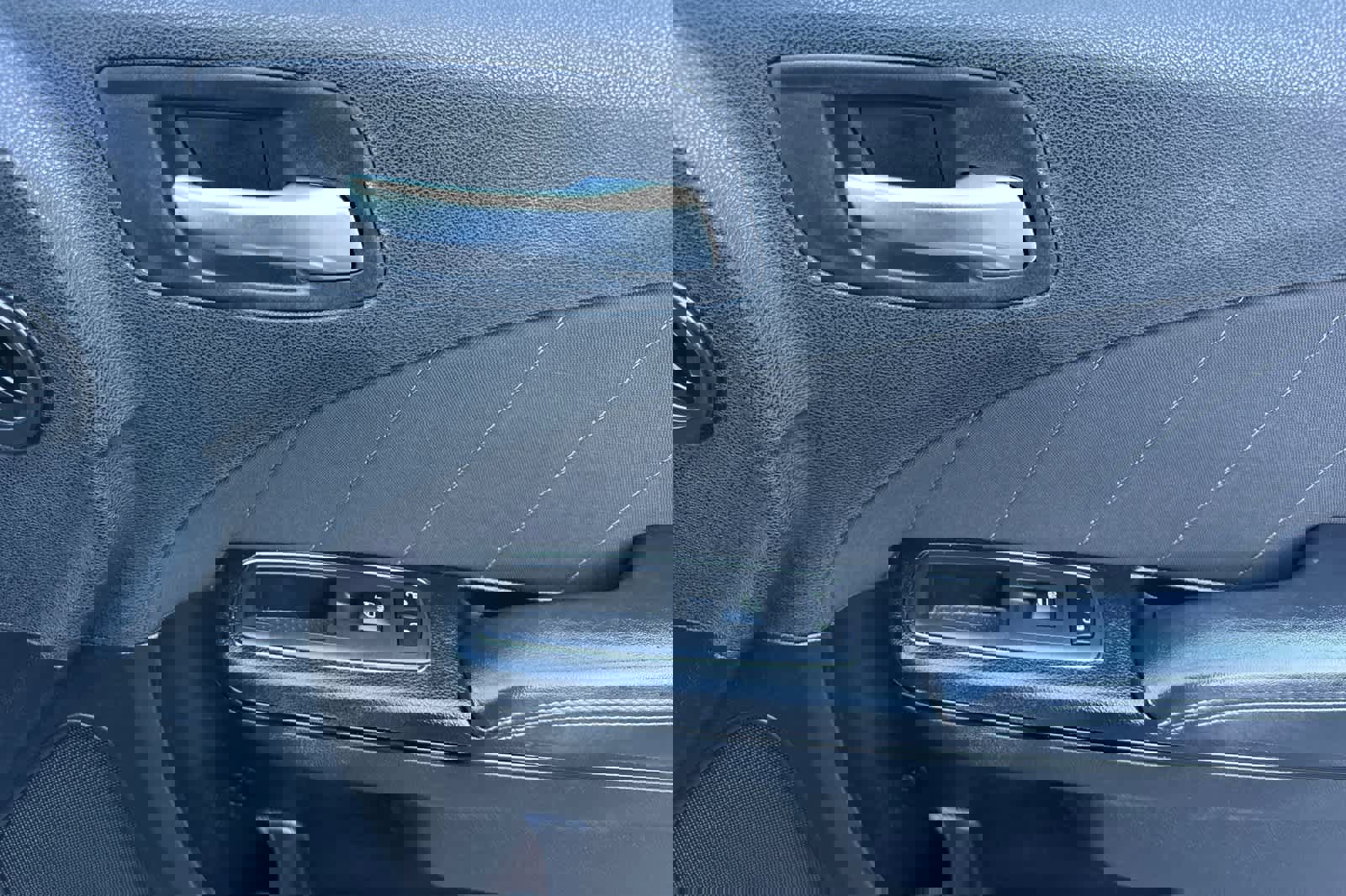 Used 2022 Dodge Charger SXT w/ Blacktop Package image 18