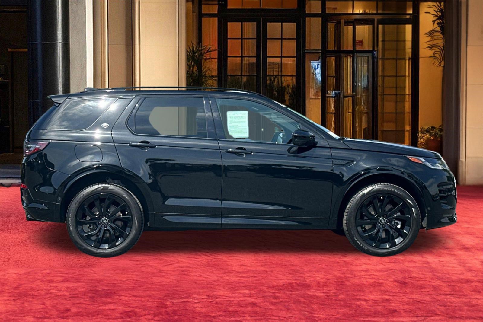 Certified 2025 Land Rover Discovery Sport Dynamic SE AWD/4WD image 8
