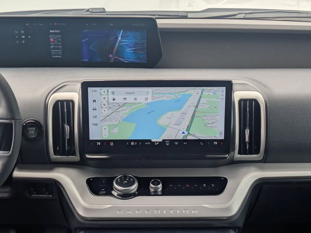 Used 2025 Ford Expedition Active image 40