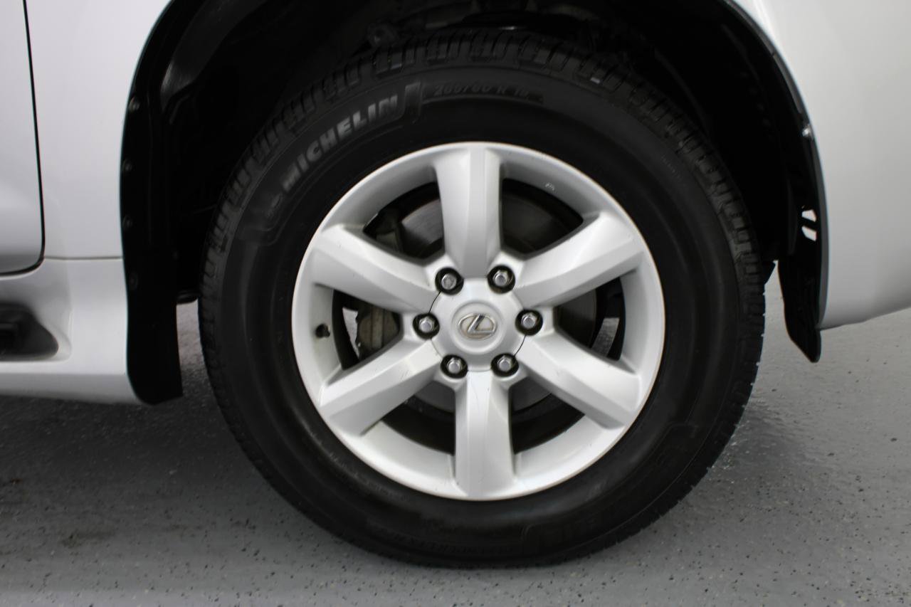 Used 2011 Lexus GX 460 w/ Comfort Plus Pkg AWD/4WD image 92