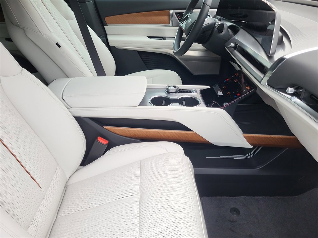 New 2026 Cadillac Vistiq Sport image 13