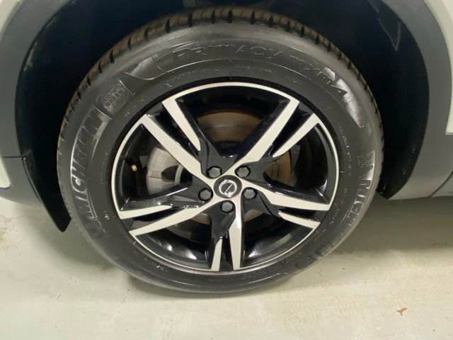 Used 2025 Volvo XC40 B5 Core AWD/4WD image 5