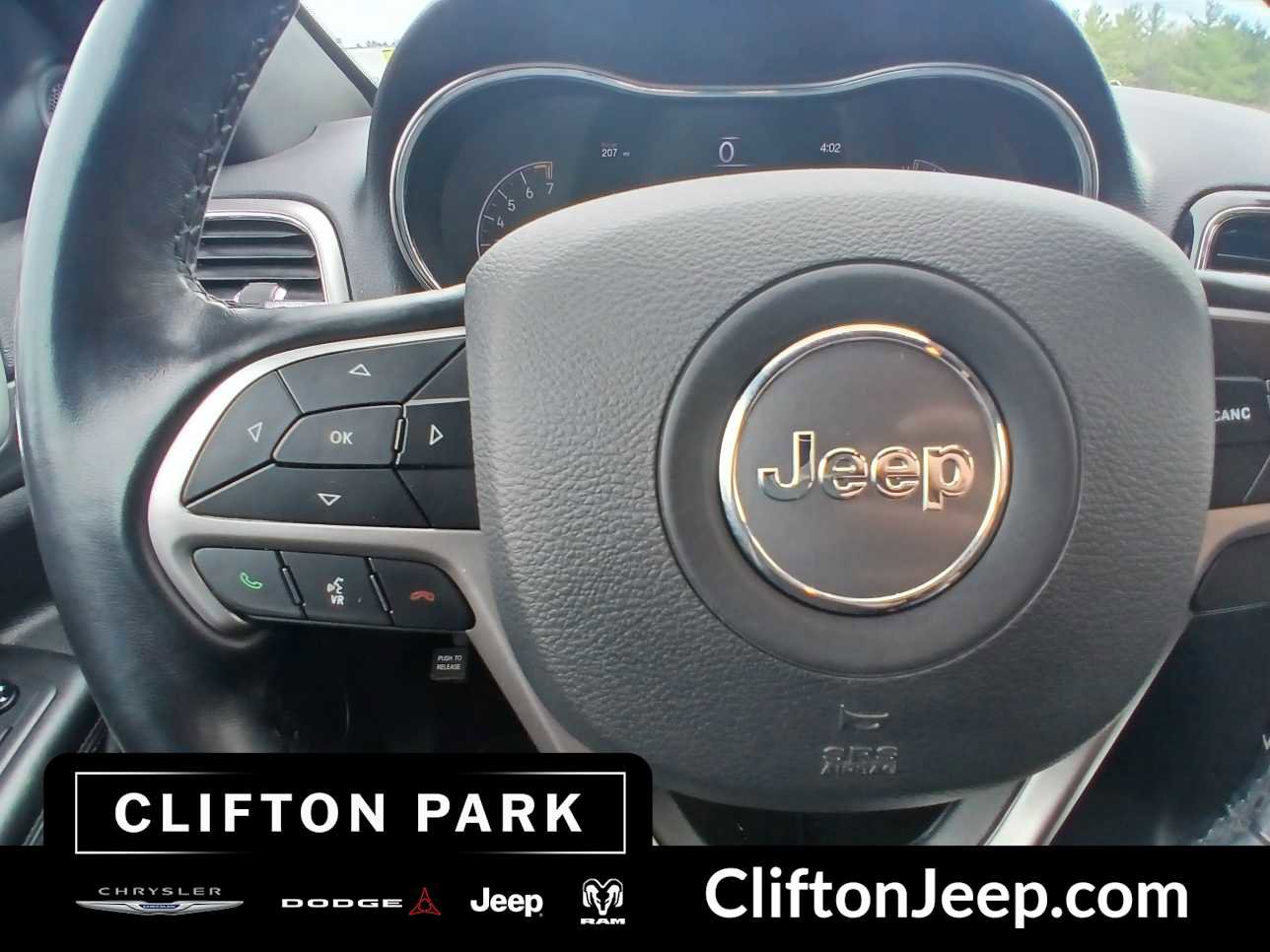Used 2020 Jeep Grand Cherokee Altitude AWD/4WD image 22