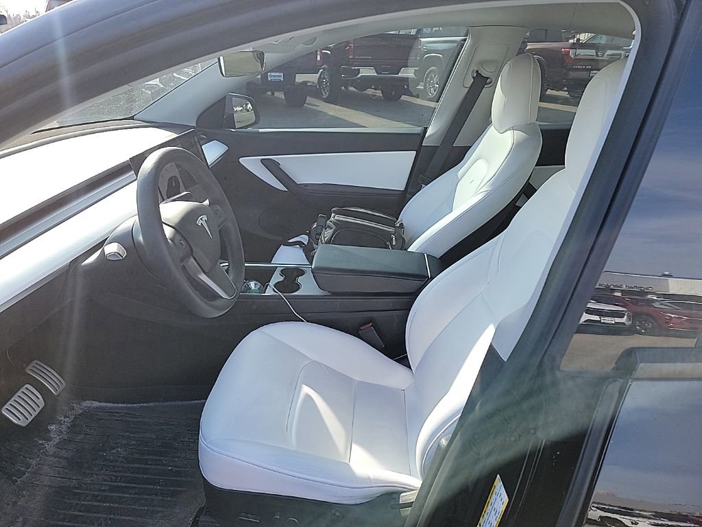 Used 2022 Tesla Model Y Performance image 23