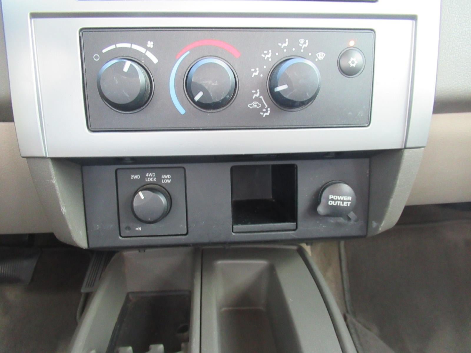 Used 2008 Dodge Dakota SLT AWD/4WD image 28