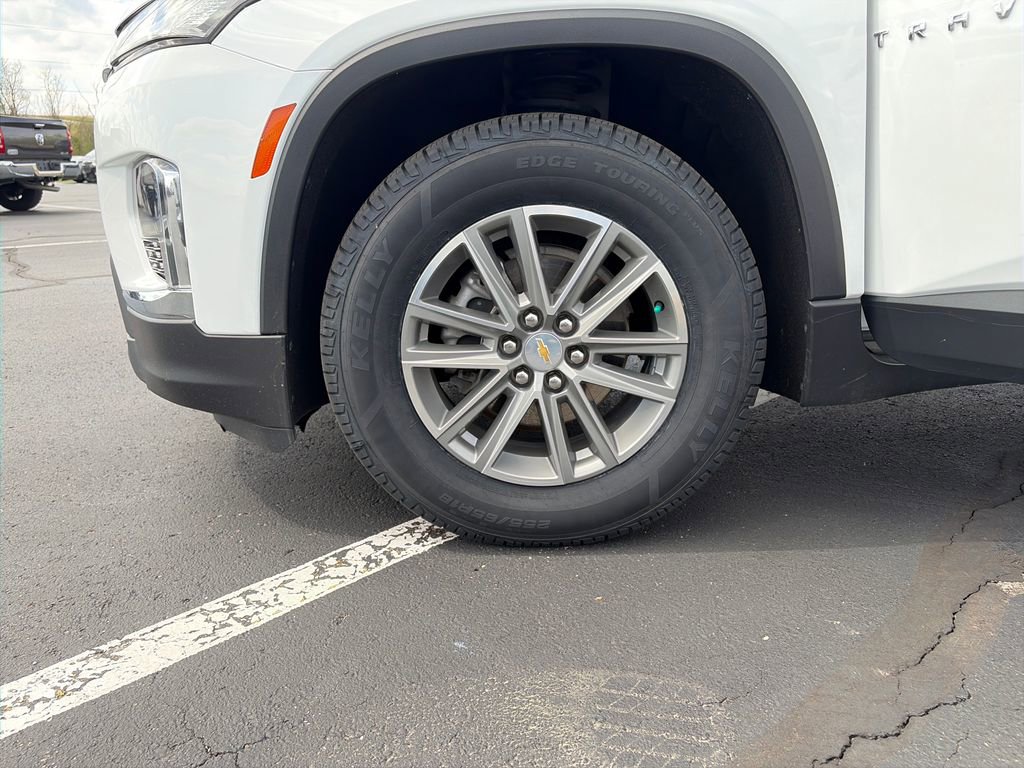 Certified 2023 Chevrolet Traverse LT FWD image 32