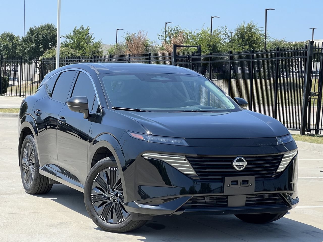 Used 2025 Nissan Murano Platinum w/ Cargo Package AWD/4WD image 1
