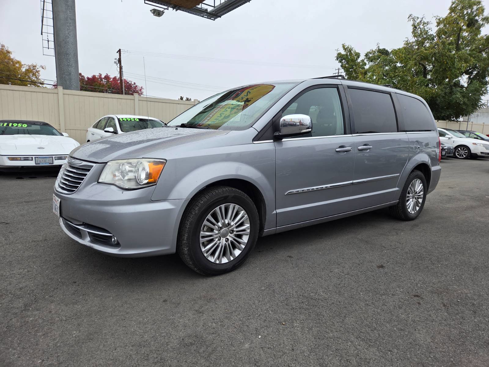 Used 2015 Chrysler Town & Country Touring-L