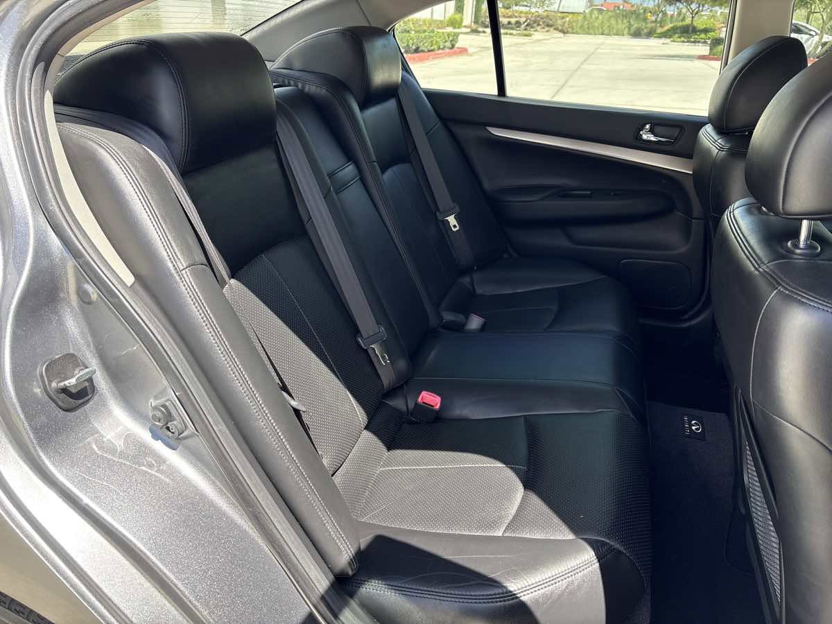 Used 2011 INFINITI G37 Journey w/ Premium Pkg RWD image 15