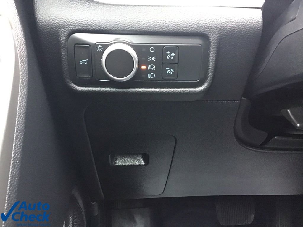 Used 2021 Ford Explorer XLT image 38