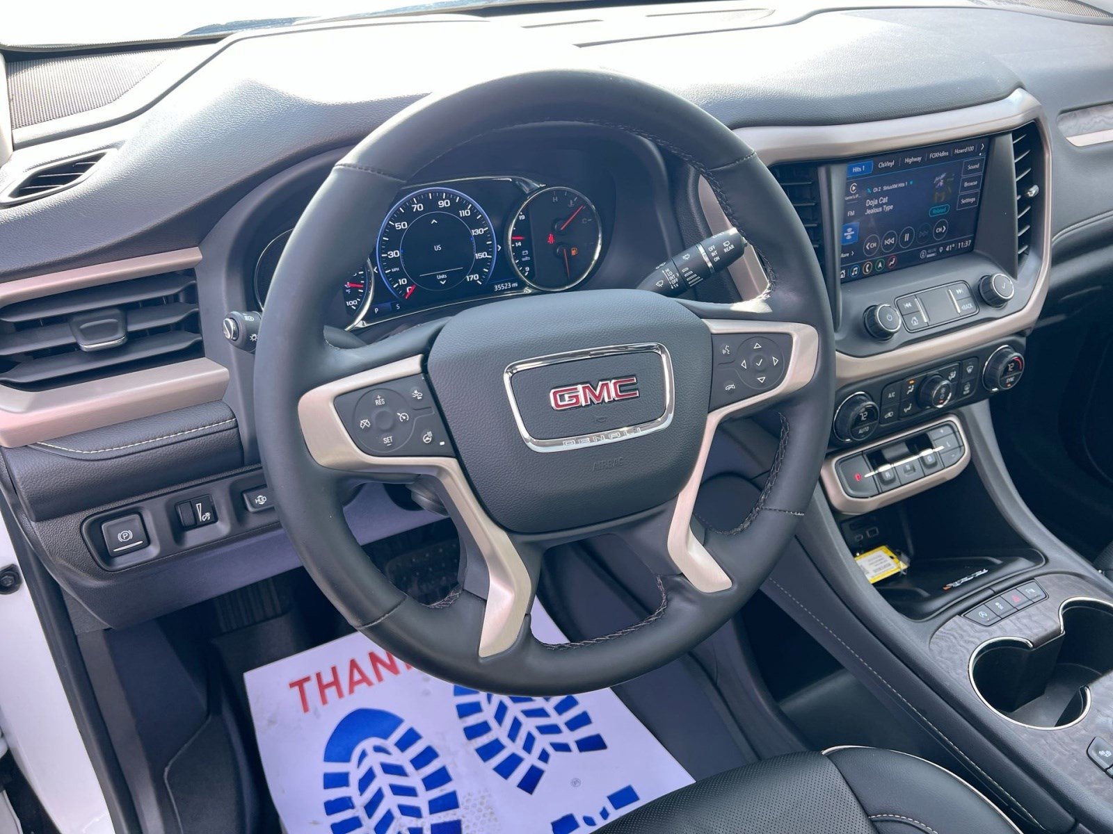 Used 2023 GMC Acadia Denali w/ Denali Technology Package image 15