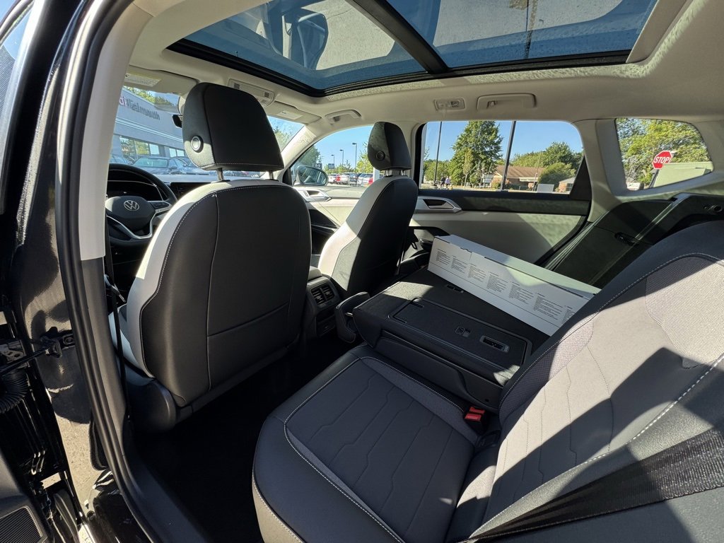 New 2025 Volkswagen Taos SE image 25