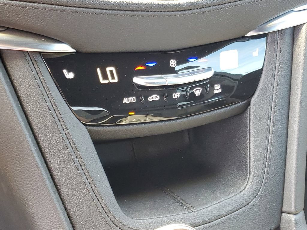 Certified 2024 Cadillac XT5 Luxury w/ LPO, Premium Carpet Package FWD image 15