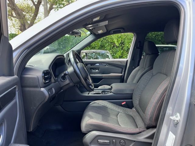 Used 2023 Honda Pilot Sport image 6