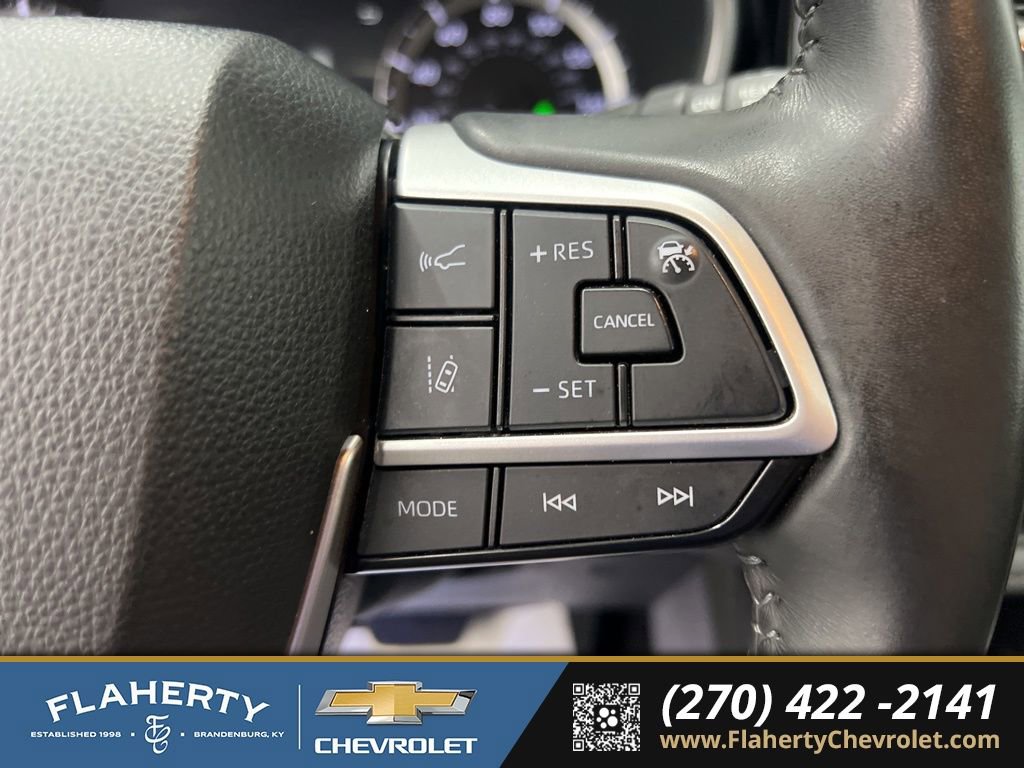 Used 2024 Toyota Highlander XLE image 25