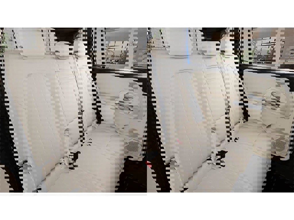 New 2026 Mercedes-Benz GLB 250 4MATIC image 5