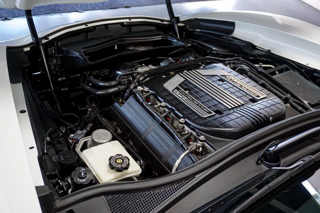 Used 2015 Chevrolet Corvette Z06 w/ Z07 Performance Package image 13