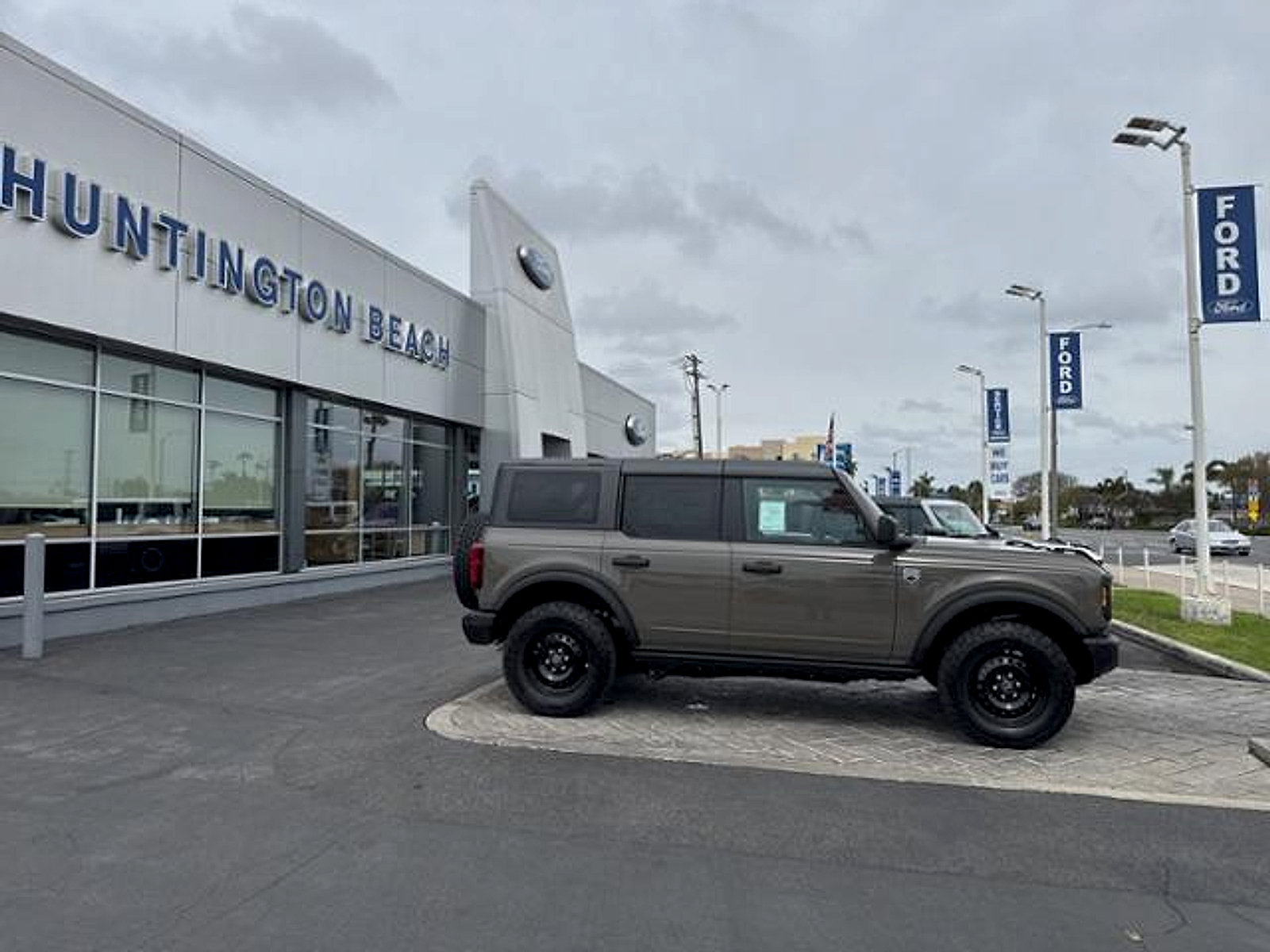 New 2026 Ford Bronco Big Bend w/ Black Diamond Package AWD/4WD image 3