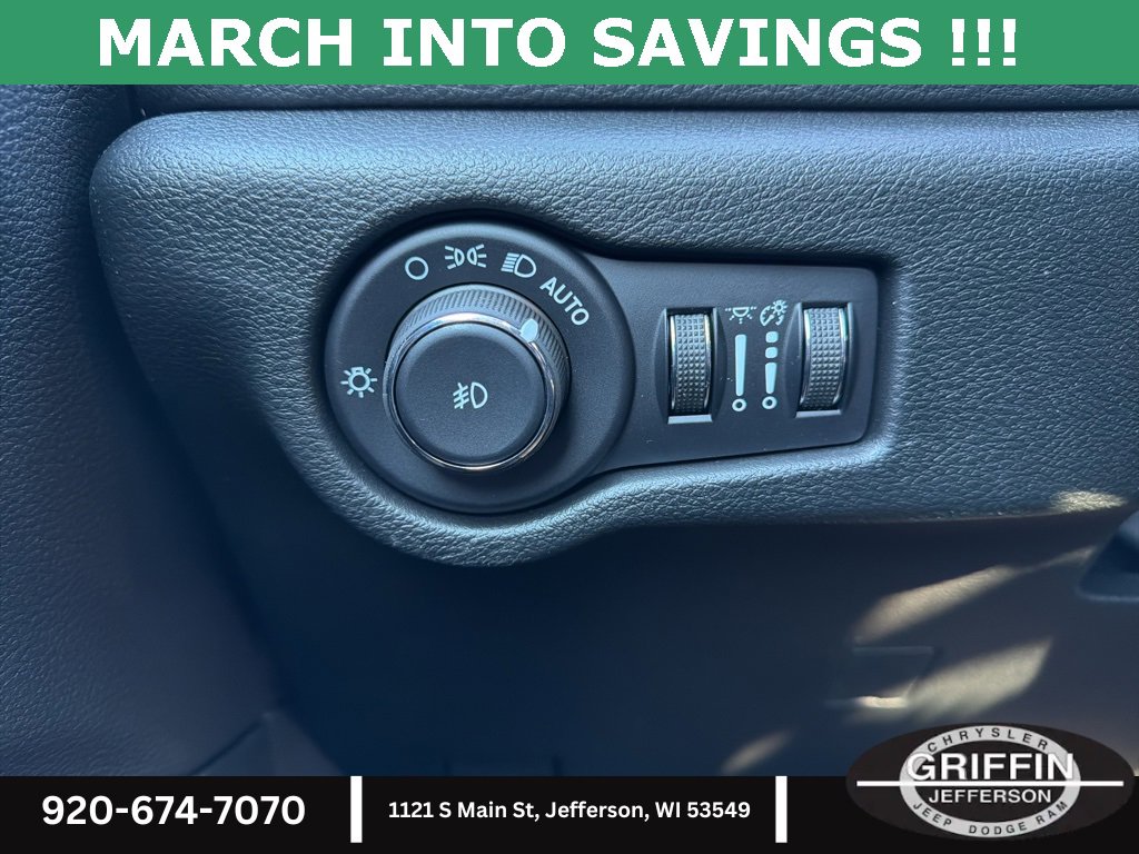 New 2026 Chrysler Pacifica Select image 20