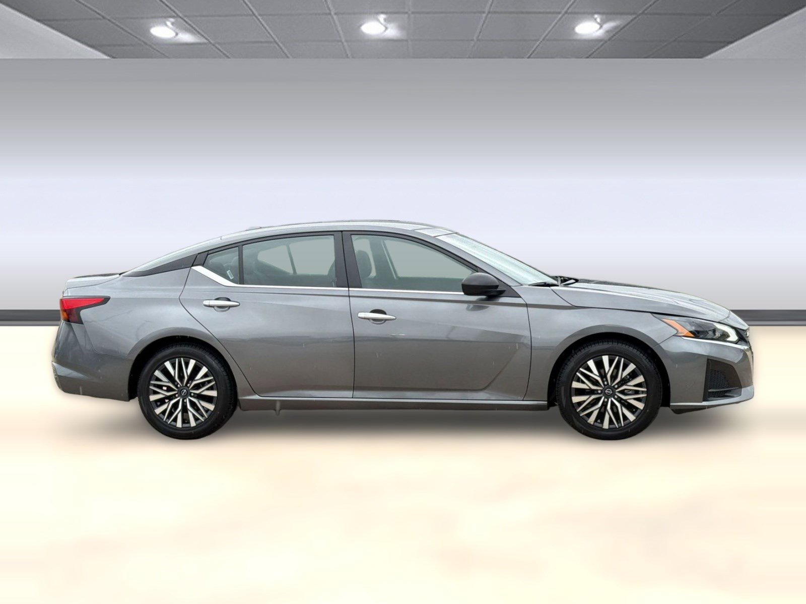 Used 2024 Nissan Altima 2.5 SV image 8