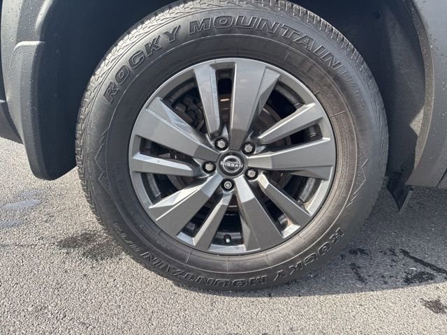 Certified 2024 Nissan Pathfinder SV w/ Black Appearance Package image 9