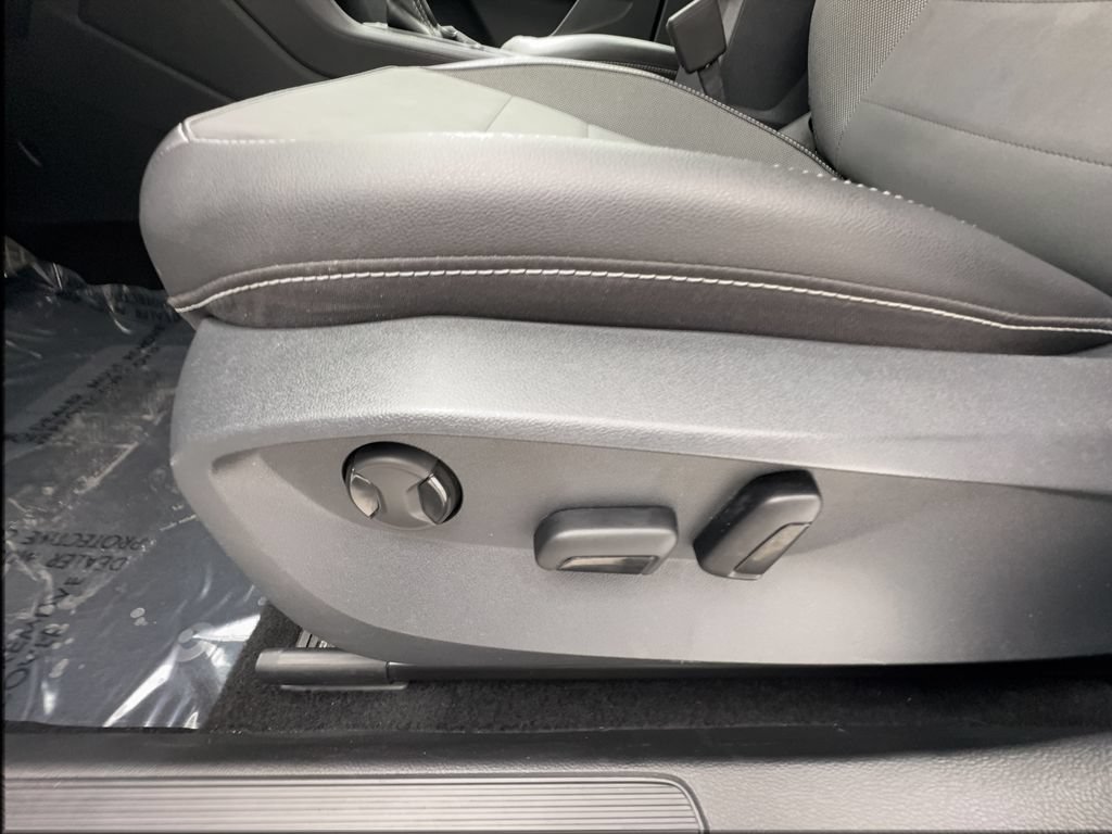 Used 2023 Volkswagen Taos SE FWD image 19