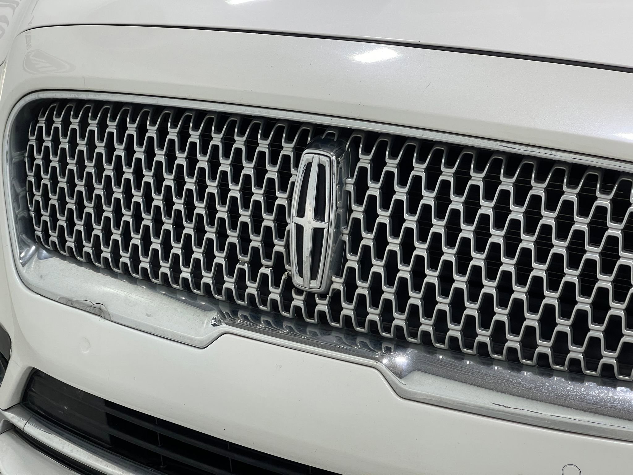 Used 2018 Lincoln Continental Select w/ Continental Climate Package image 38