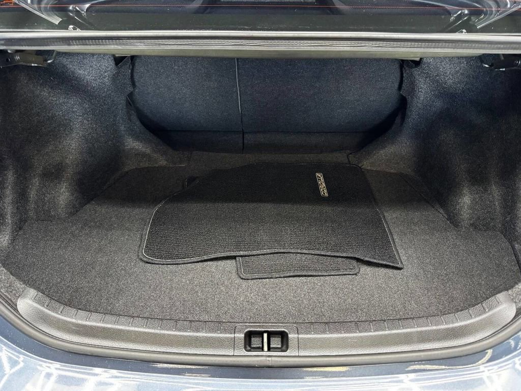 Used 2017 Toyota Corolla L FWD image 46