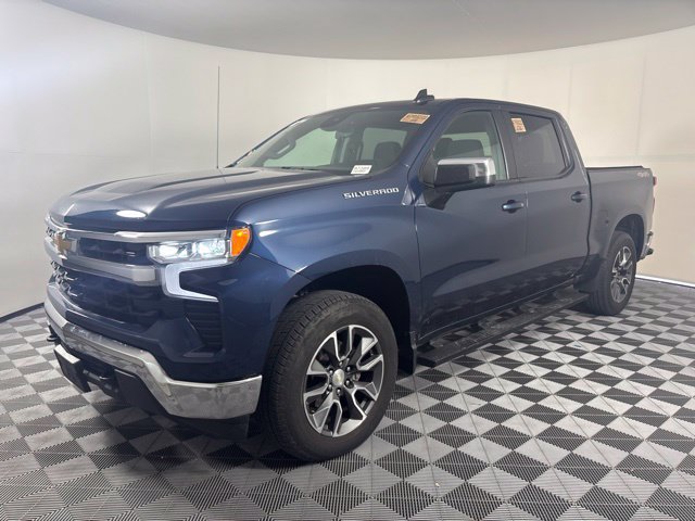 Used 2022 Chevrolet Silverado 1500 LT AWD/4WD image 32