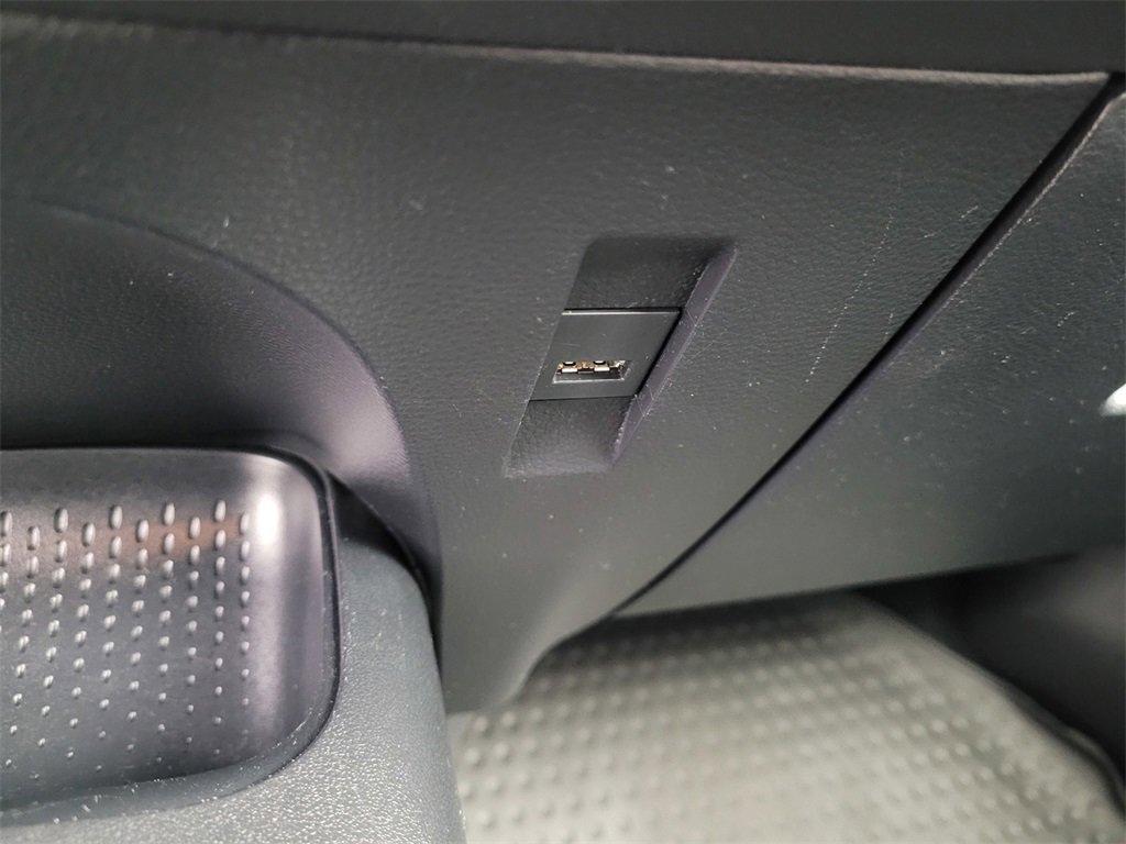 Used 2021 Toyota Corolla LE image 15