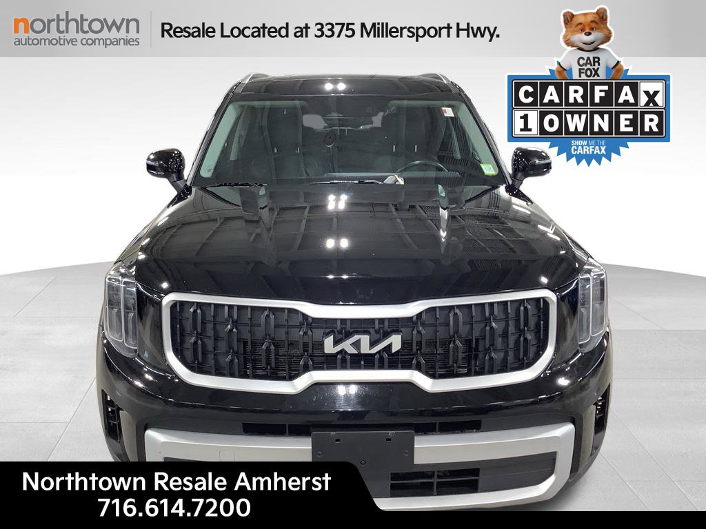 Used 2024 Kia Telluride EX w/ EX Captain's Chair Package AWD/4WD image 2