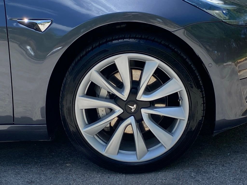 Used 2018 Tesla Model 3 Mid Range image 11