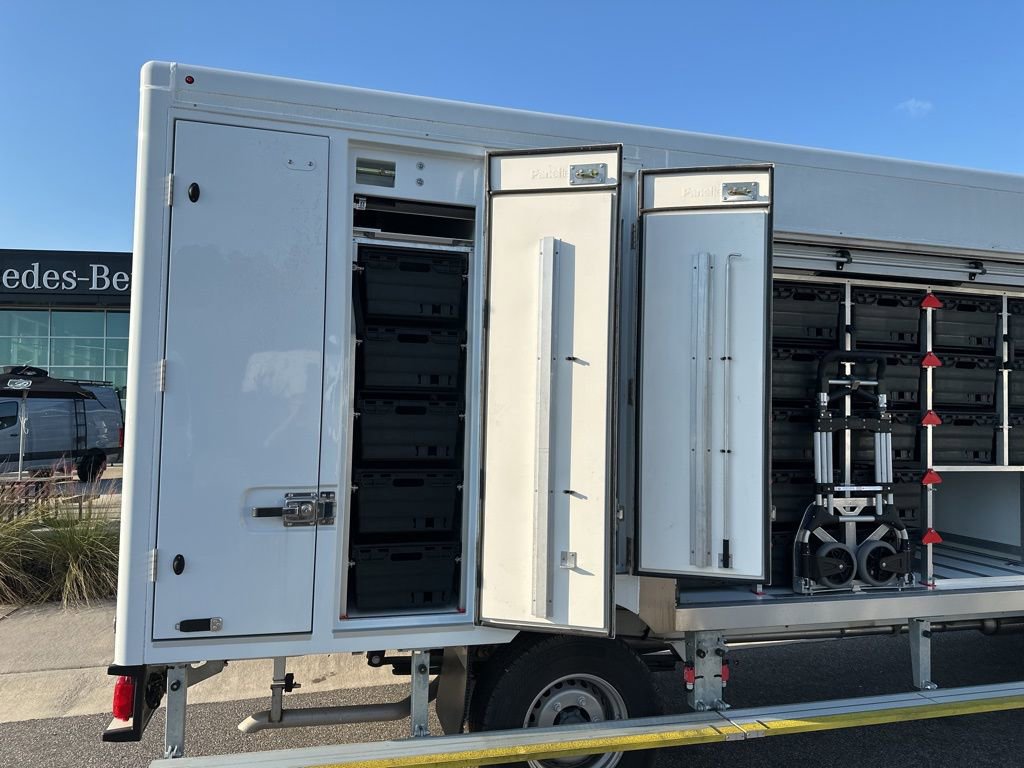 Used 2022 Mercedes-Benz Sprinter 3500 image 13