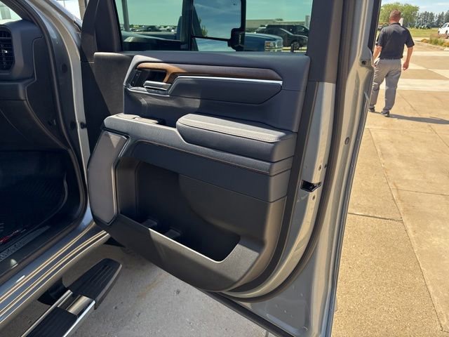 Used 2024 Chevrolet Silverado 2500 High Country w/ Technology Package AWD/4WD image 22