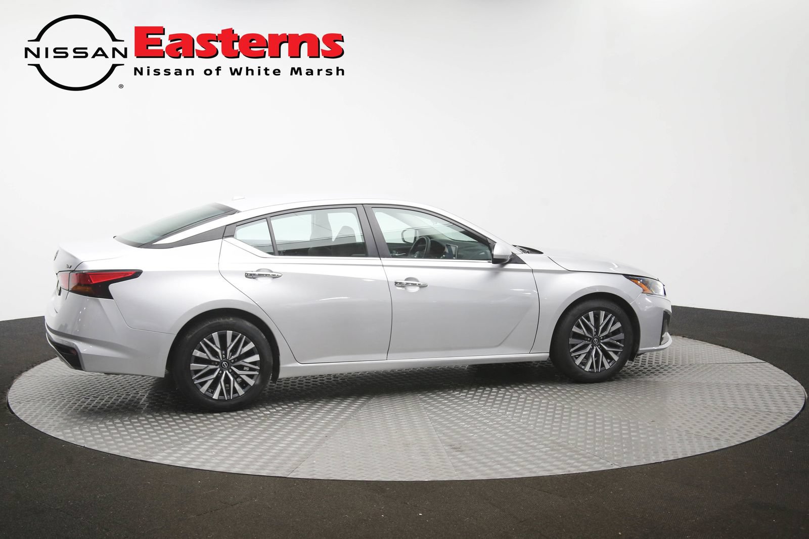 Used 2023 Nissan Altima 2.5 SV FWD image 42
