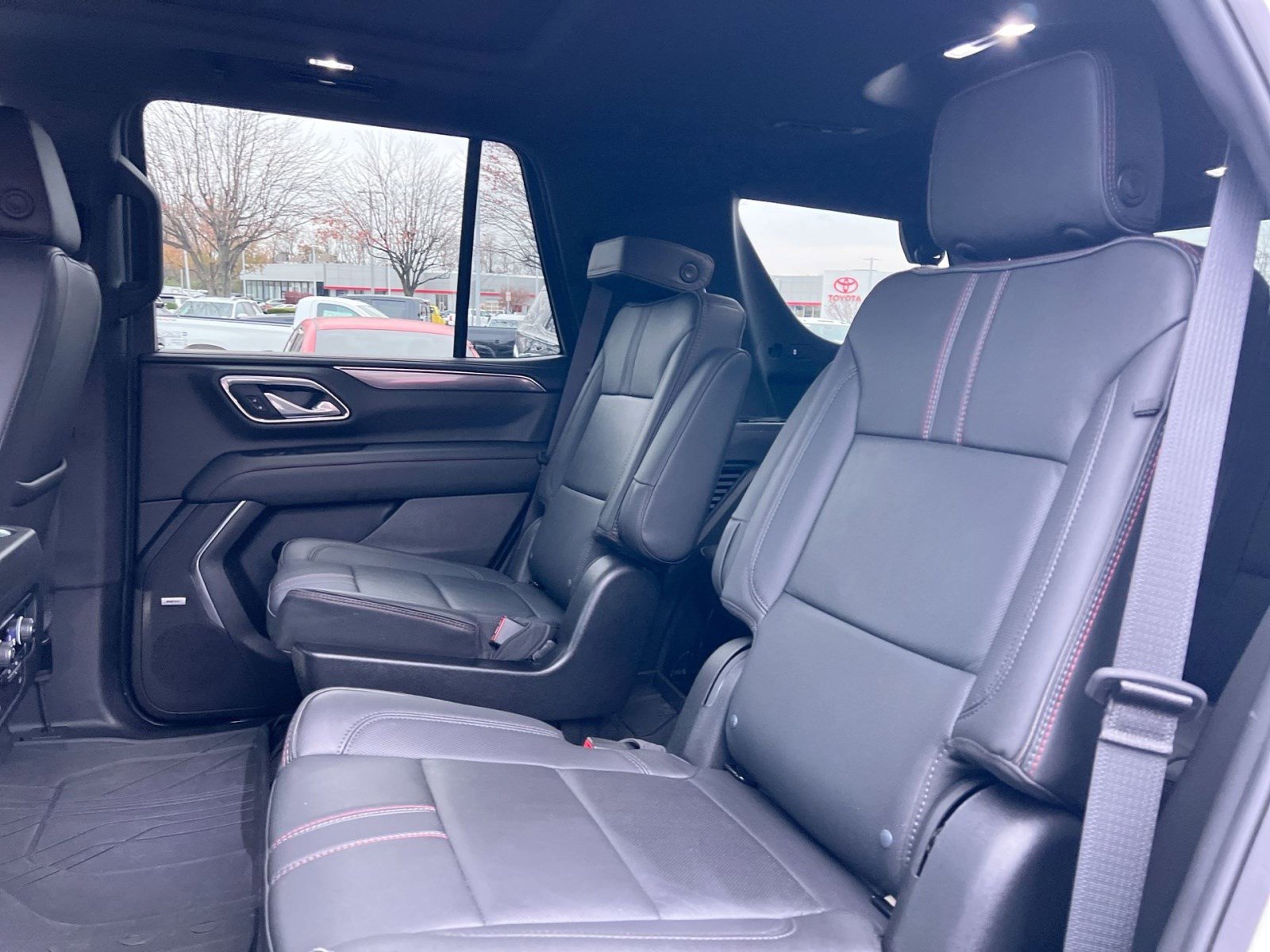 Used 2024 Chevrolet Tahoe RST w/ Luxury Package image 24