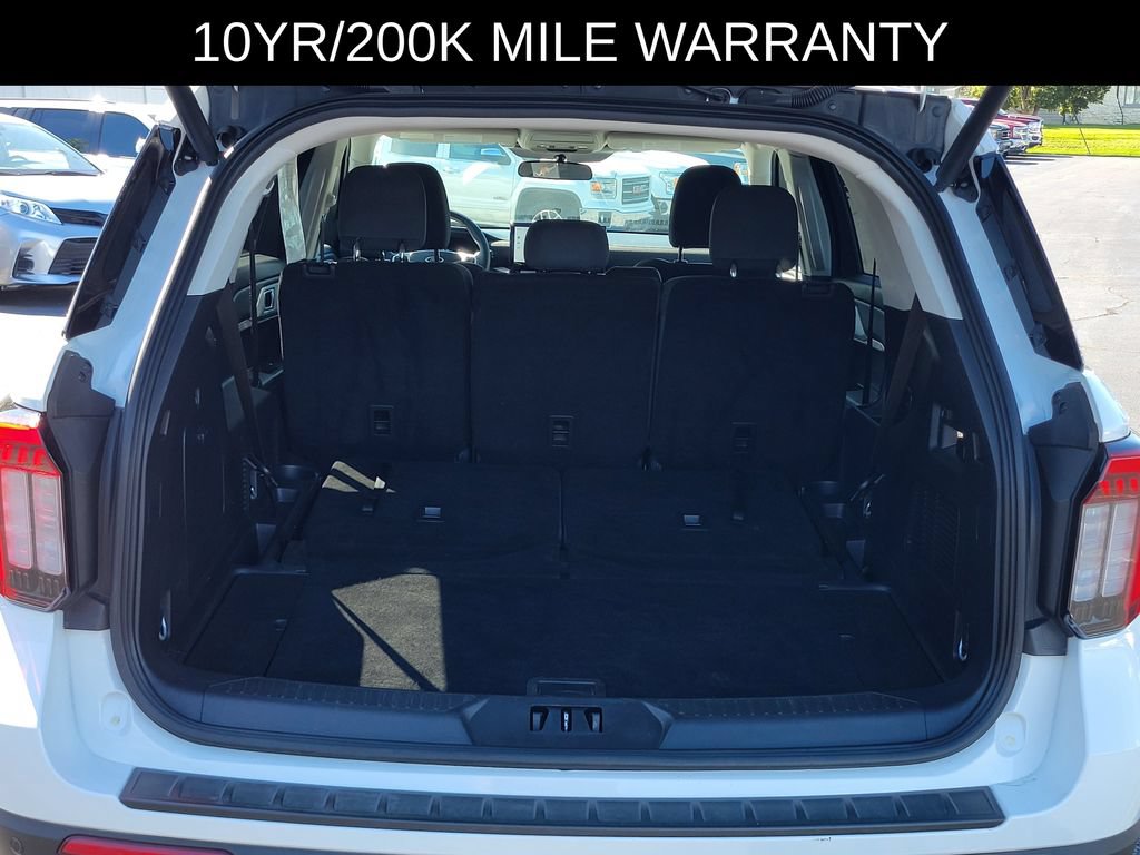 Used 2025 Ford Explorer Active AWD/4WD image 5