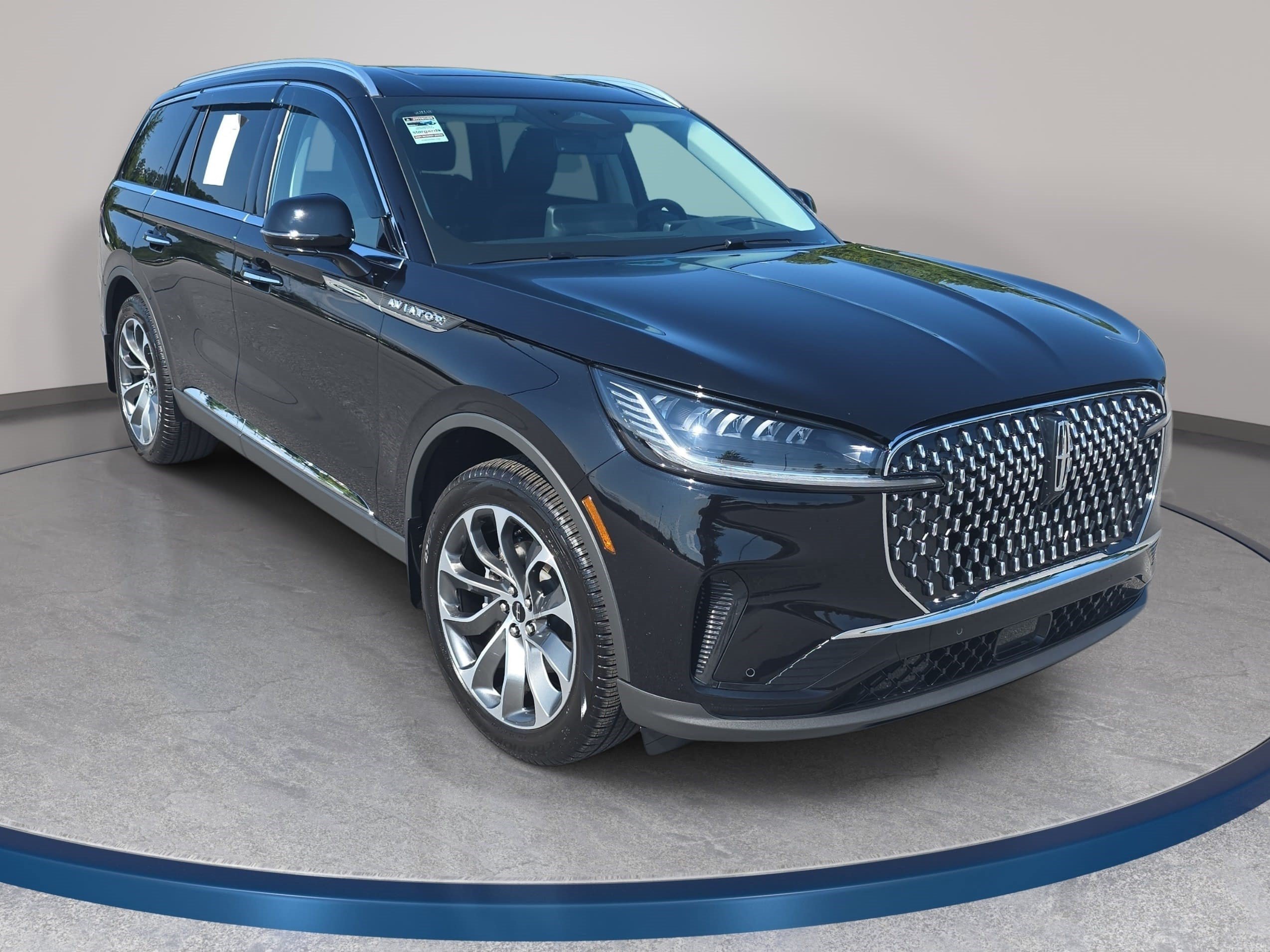 Certified 2026 Lincoln Aviator Reserve AWD/4WD image 3