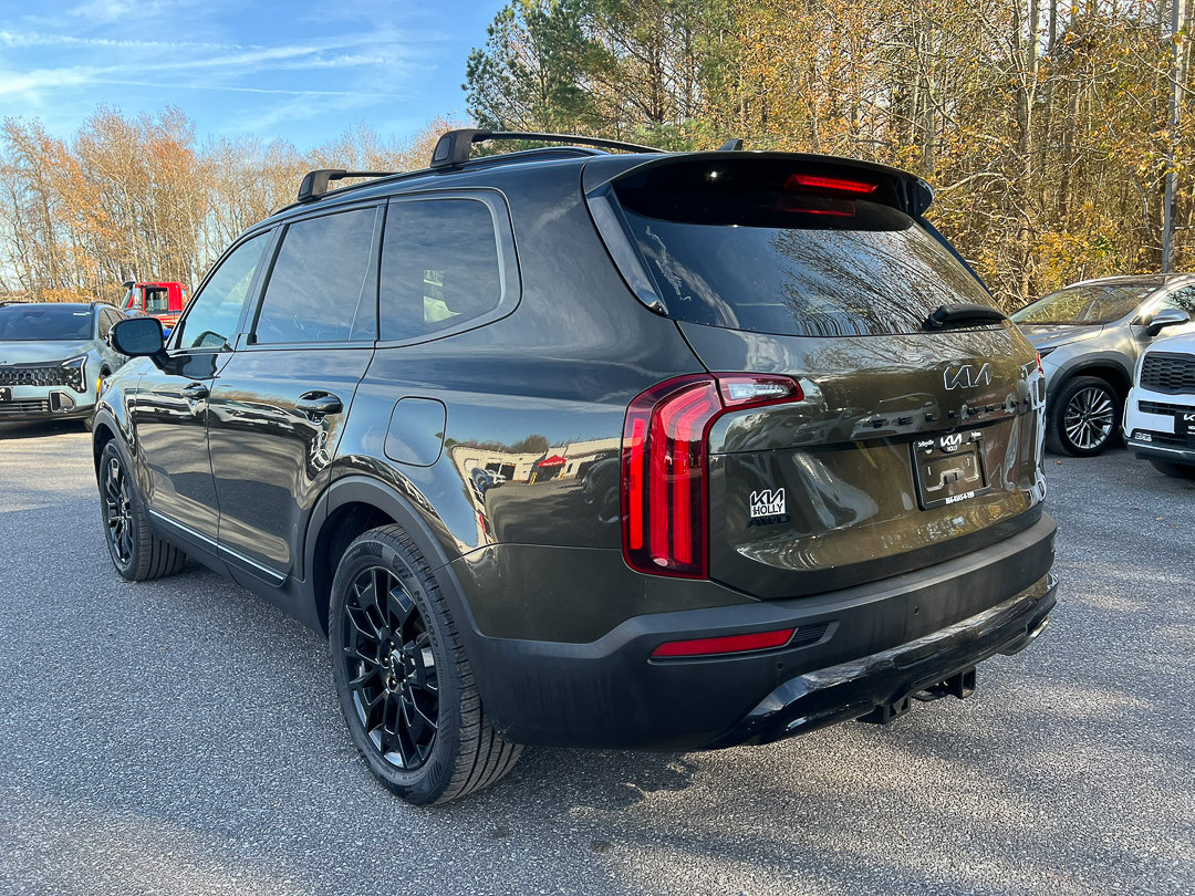 Used 2022 Kia Telluride SX w/ SX Prestige Package image 3