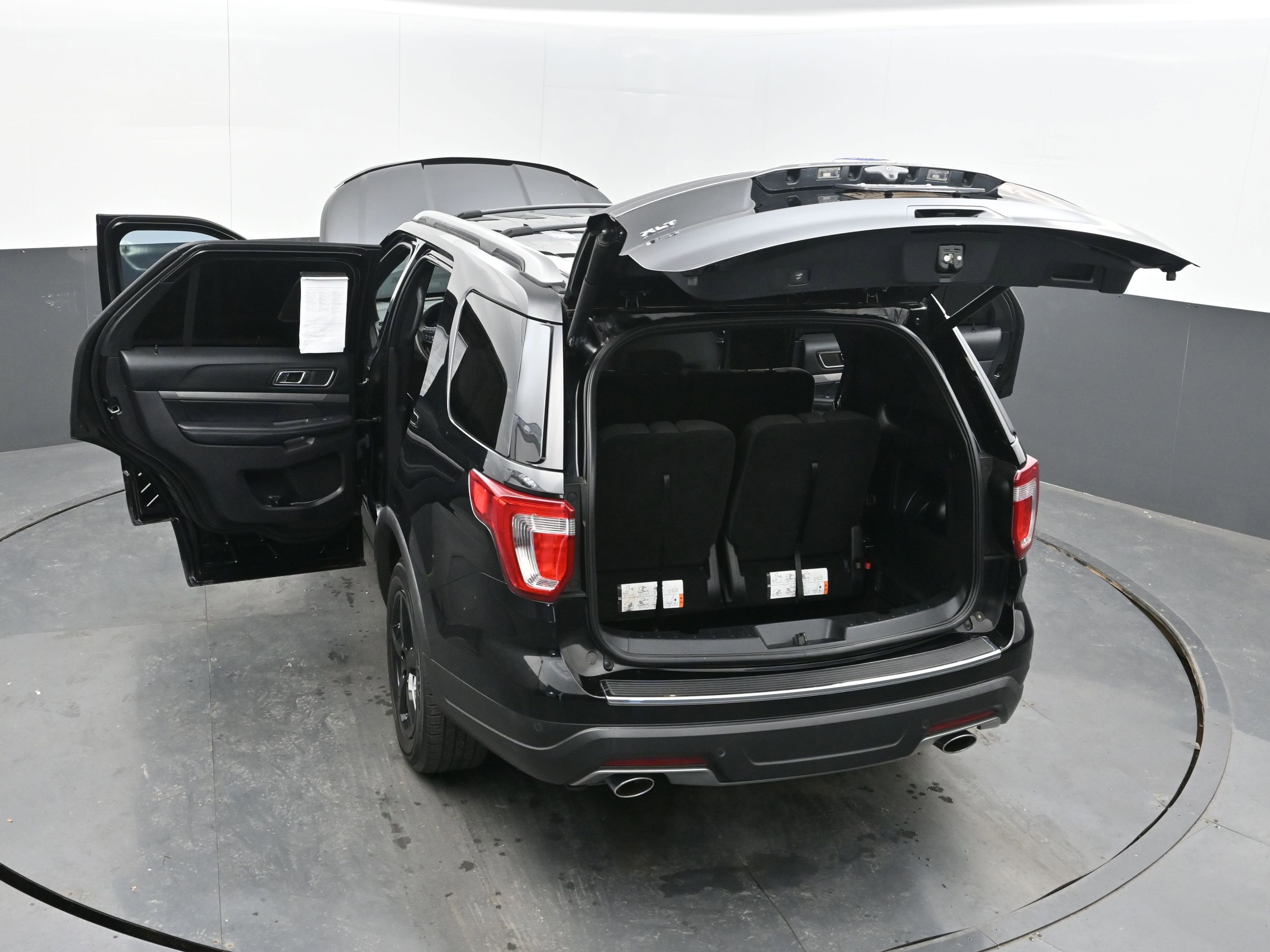 Used 2018 Ford Explorer XLT w/ Equipment Group 201A image 42